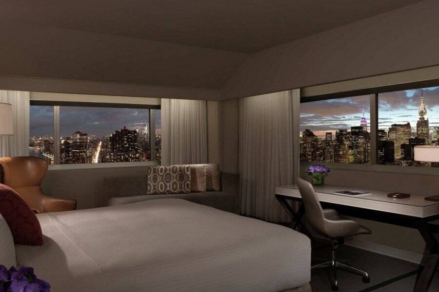 Millennium Hilton New York One UN Plaza hotel bedroom,ocean view