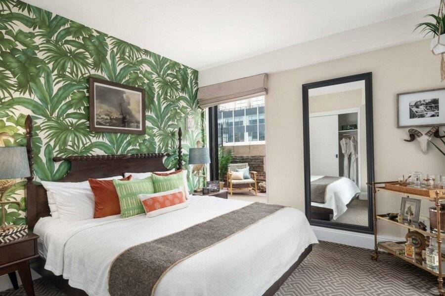 The Lexington Hotel, Autograph Collection hotel bedroom