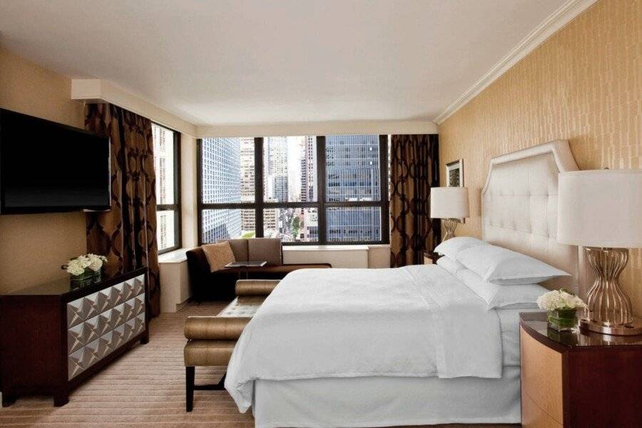 Sheraton New York Times Square Hotel hotel bedroom