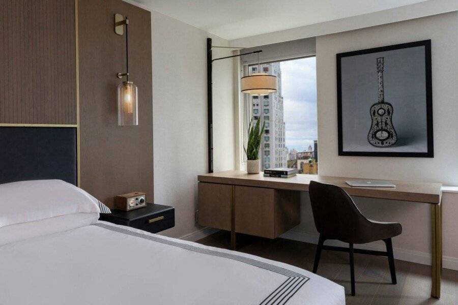 Thompson Central Park, by Hyatt hotel bedroom