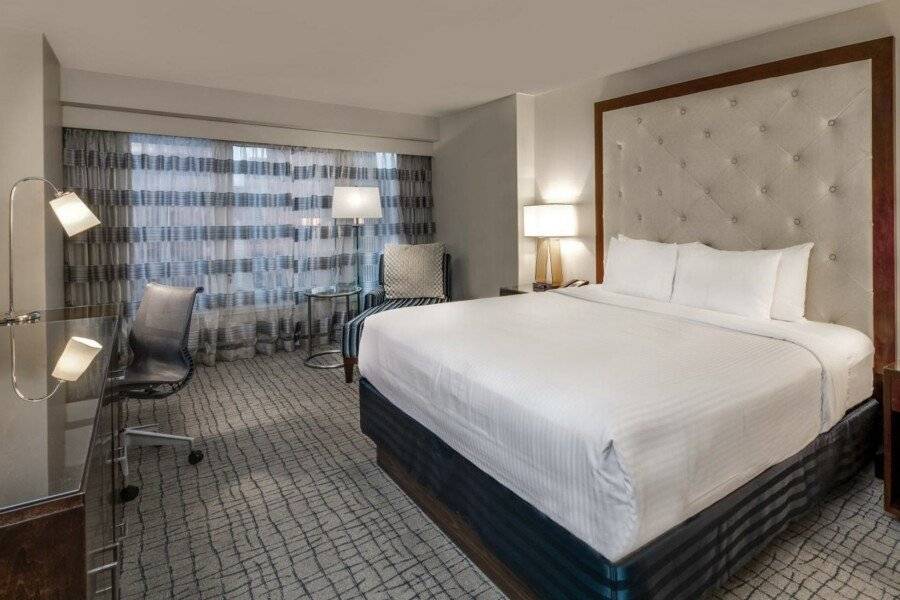 Crowne Plaza Times Square Manhattan hotel bedroom