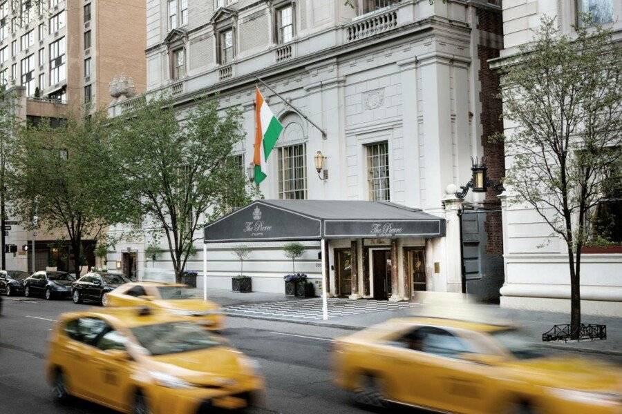 The Pierre, A Taj Hotel facade