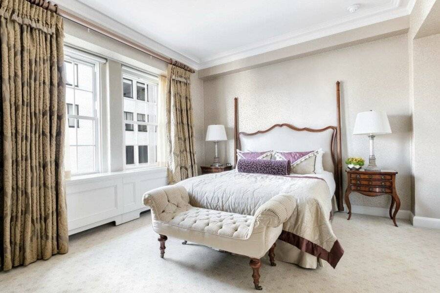 The Pierre, A Taj Hotel hotel bedroom