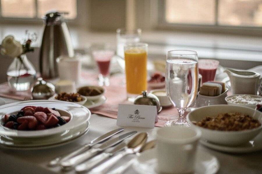 The Pierre, A Taj Hotel breakfast