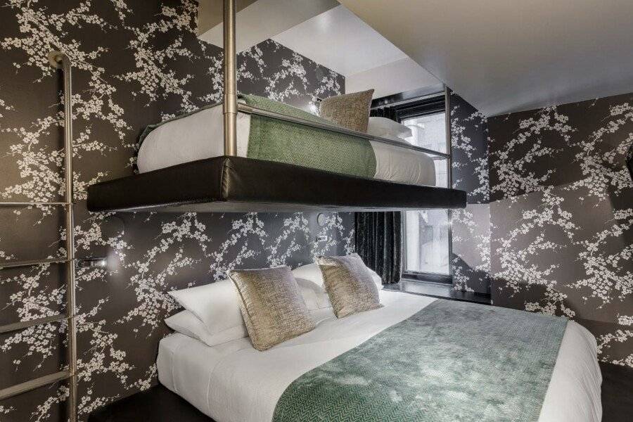 45 Times Square Hotel hotel bedroom