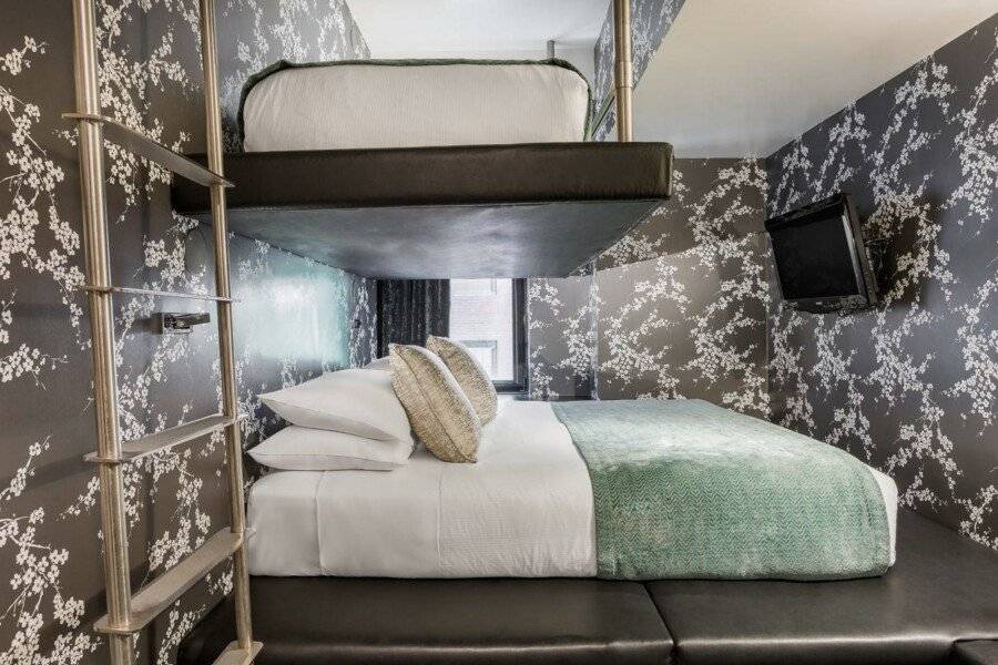 45 Times Square Hotel hotel bedroom