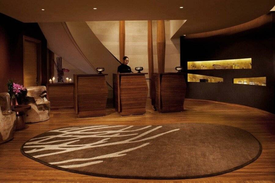 The Peninsula New York spa,lobby