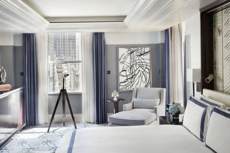 The Peninsula New York hotel bedroom