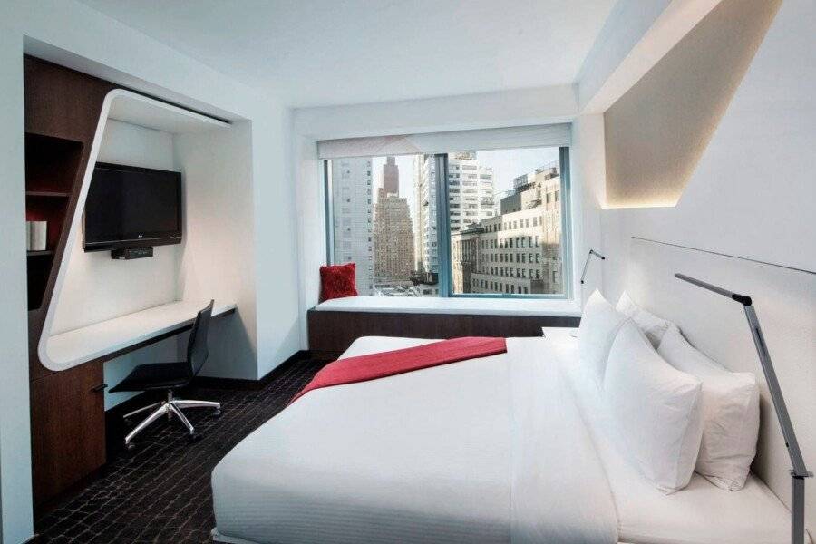 The Washington by LuxUrban hotel bedroom