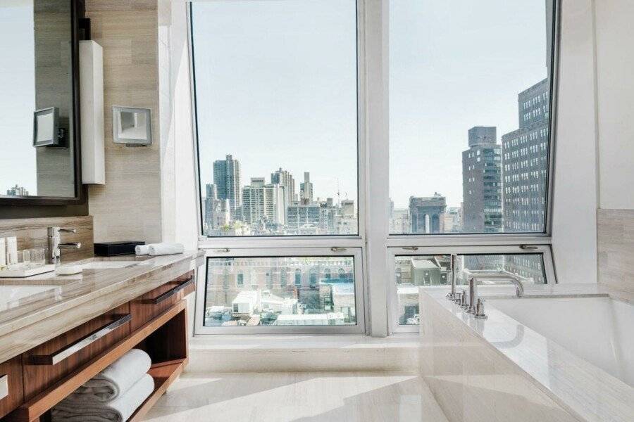 The Langham, New York, Fifth Avenue bathtub,ocean view