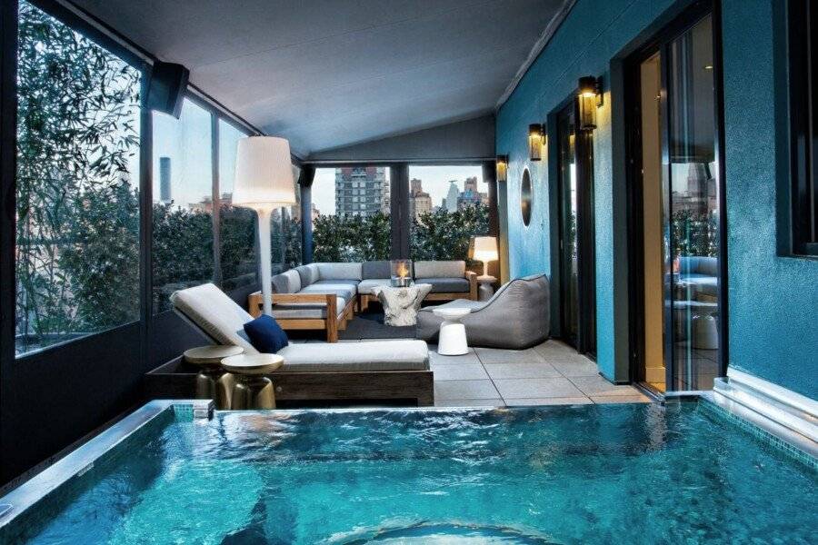 Dream Downtown, by Hyatt jacuzzi, lounge, balcony