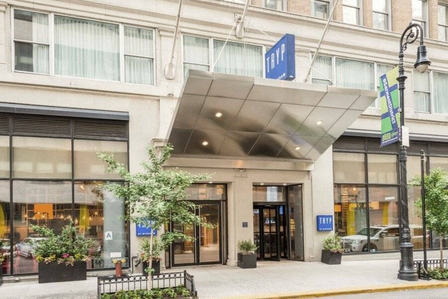 TRYP by Wyndham New York City Times Square - Midtown facade