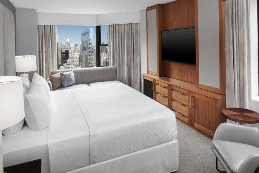 The Westin New York Grand Central hotel bedroom,ocean view