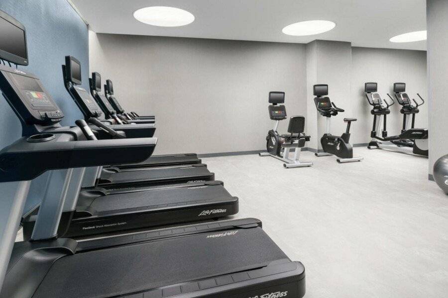 Fairfield Inn & Suites by Marriott Midtown Manhattan/Penn Station fitness centre