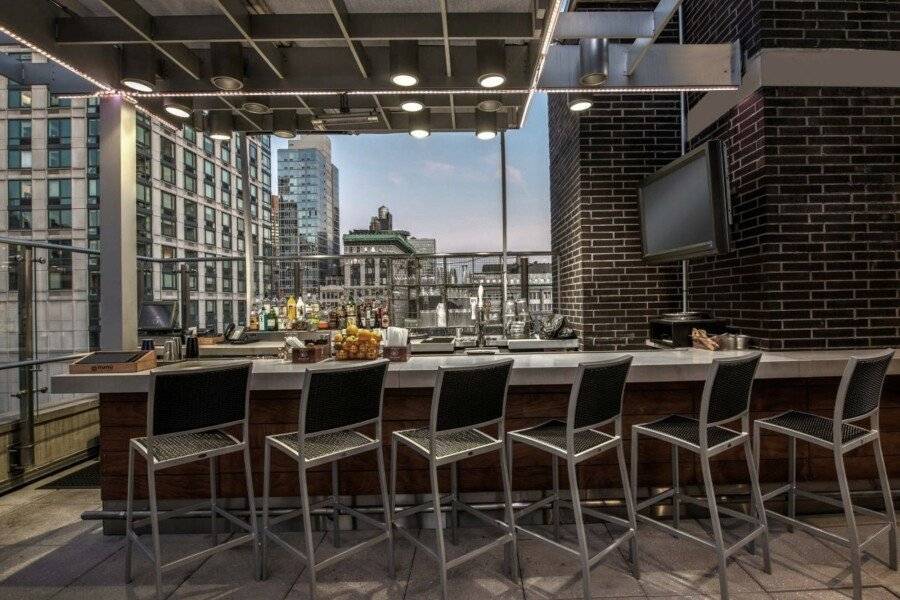 Hyatt Herald Square New York bar, rooftop pool