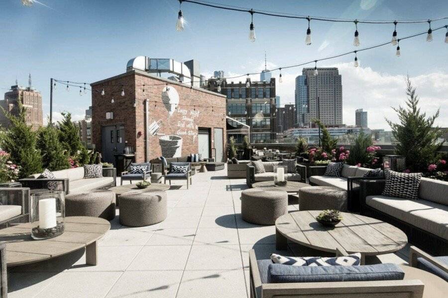 Arlo SoHo rooftop pool