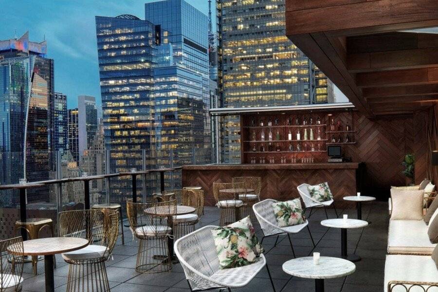 Doubletree By Hilton Times Square West rooftop pool,bar,ocean view