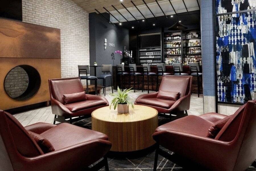 SpringHill Suites by Marriott Manhattan/Times Square South lounge, bar