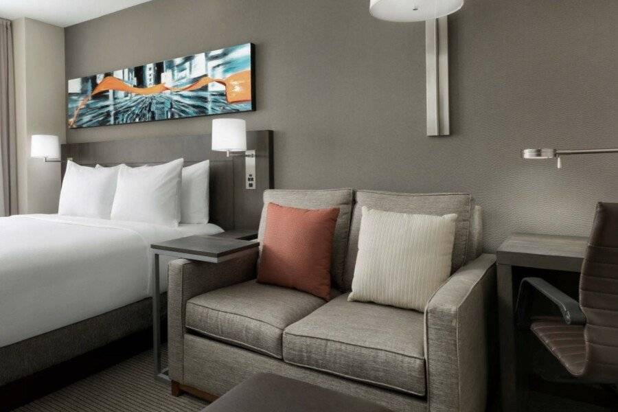 Hyatt Place City/Times Square hotel bedroom