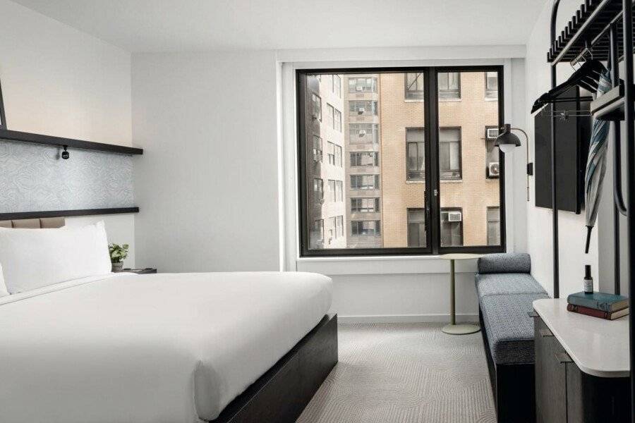 Arlo Midtown hotel bedroom