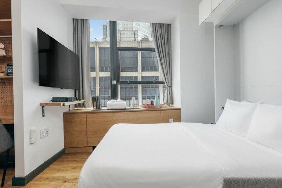 Placemakr Wall Street hotel bedroom