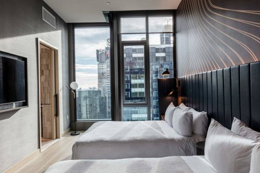 Tempo By Hilton Times Square hotel bedroom