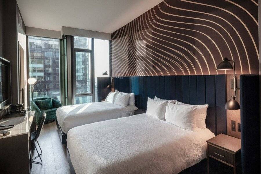Tempo By Hilton Times Square hotel bedroom