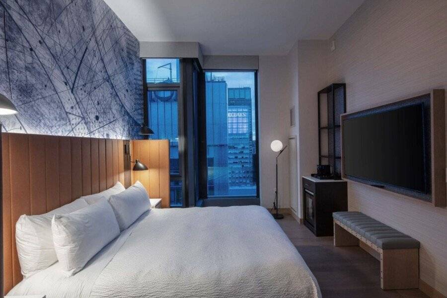 Tempo By Hilton Times Square hotel bedroom