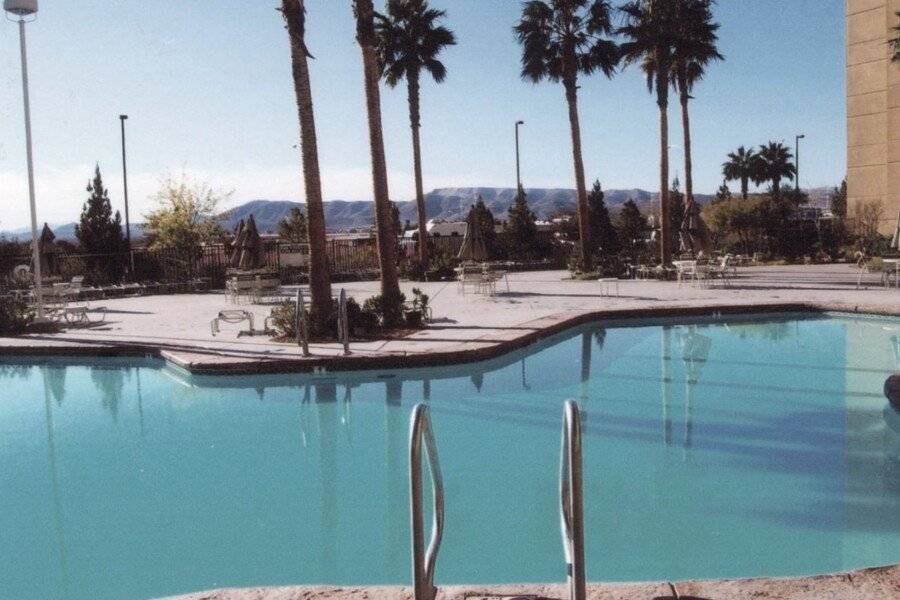 The Grandview at Las Vegas outdoor pool