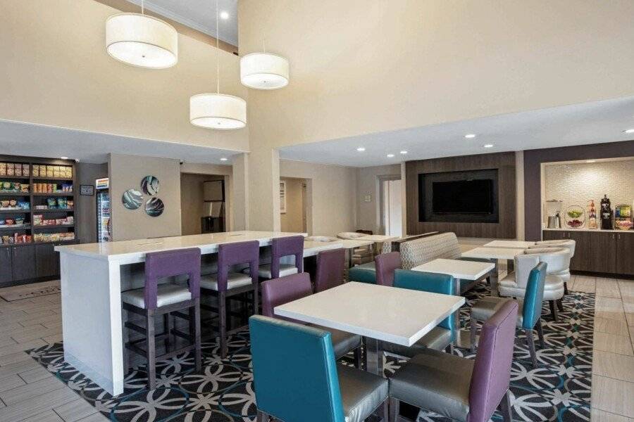 La Quinta Inn & Suites by Wyndham Las Vegas Nellis lobby,restaurant