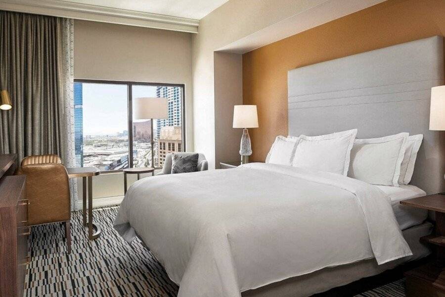 Hilton Grand Vacations Club on the Strip hotel bedroom