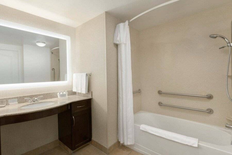 Homewood Suites by Hilton Las Vegas Airport bathtub