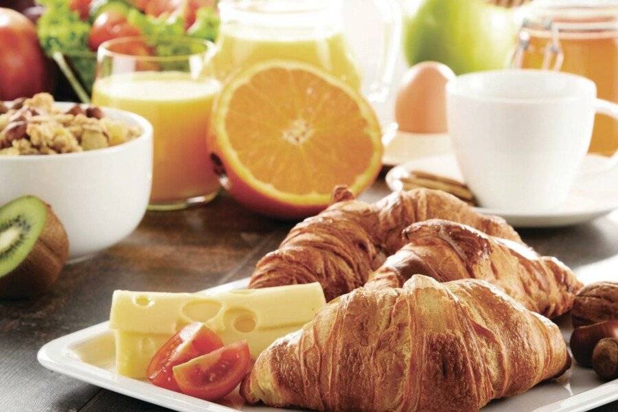 Hilton Grand Vacations Club Paradise breakfast