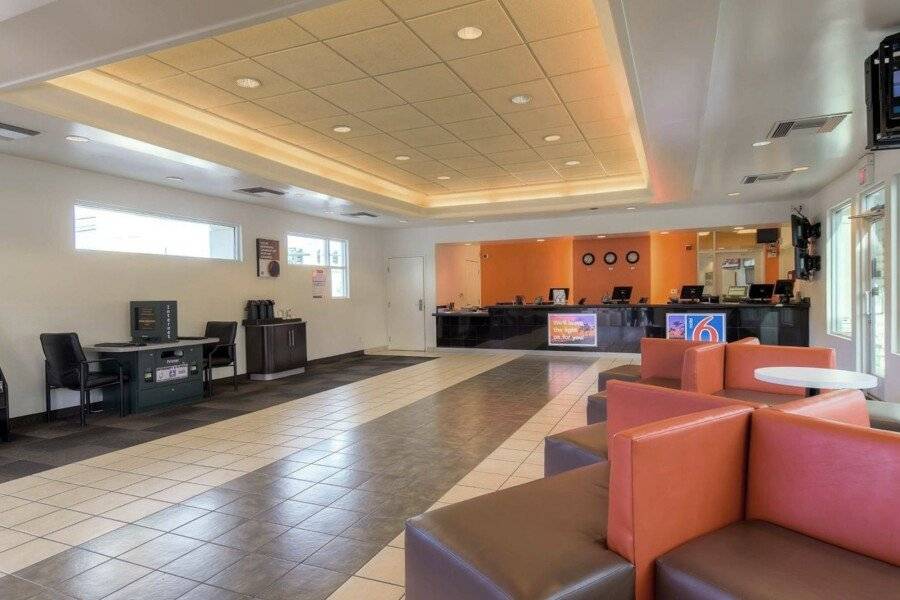 Motel 6-Las Vegas, NV - Tropicana lobby,front desk,