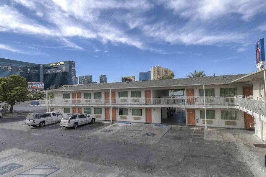 Motel 6-Las Vegas, NV - Tropicana , hotel facade