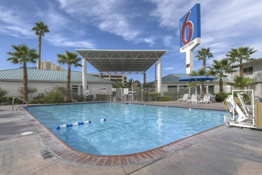 Motel 6-Las Vegas, NV - Tropicana outdoor pool