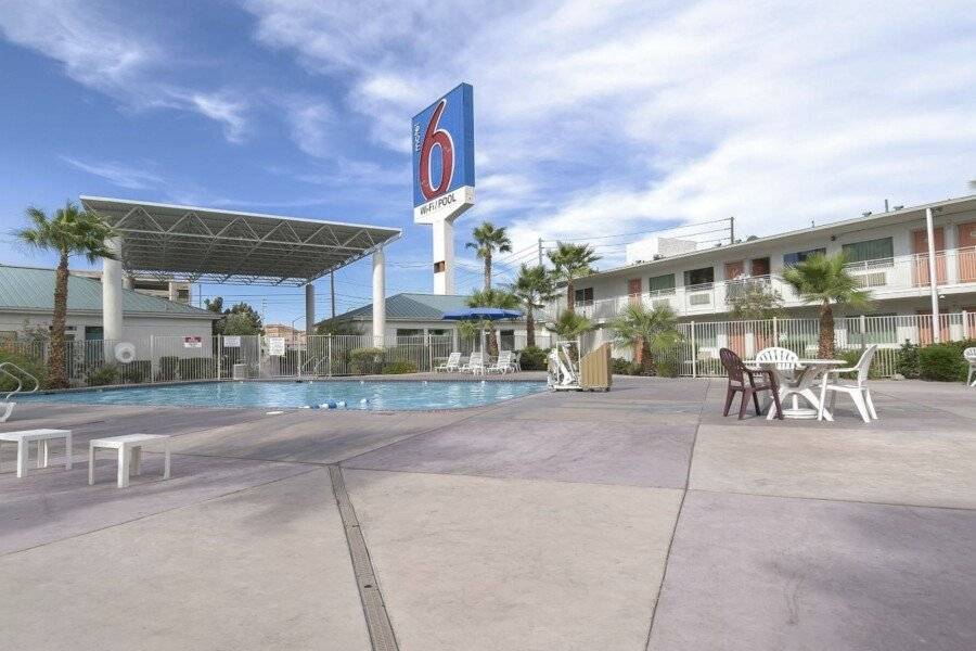 Motel 6-Las Vegas, NV - Tropicana outdoor pool,