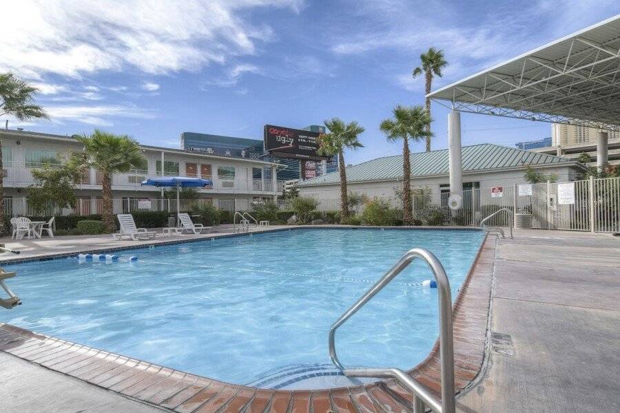 Motel 6-Las Vegas, NV - Tropicana outdoor pool