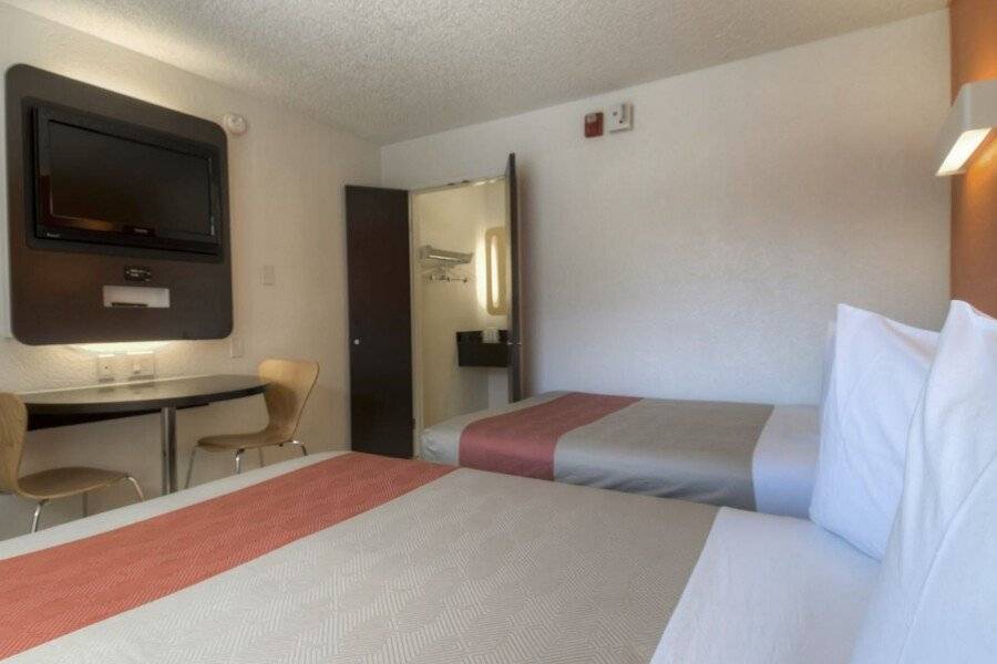 Motel 6-Las Vegas, NV - Tropicana hotel bedroom