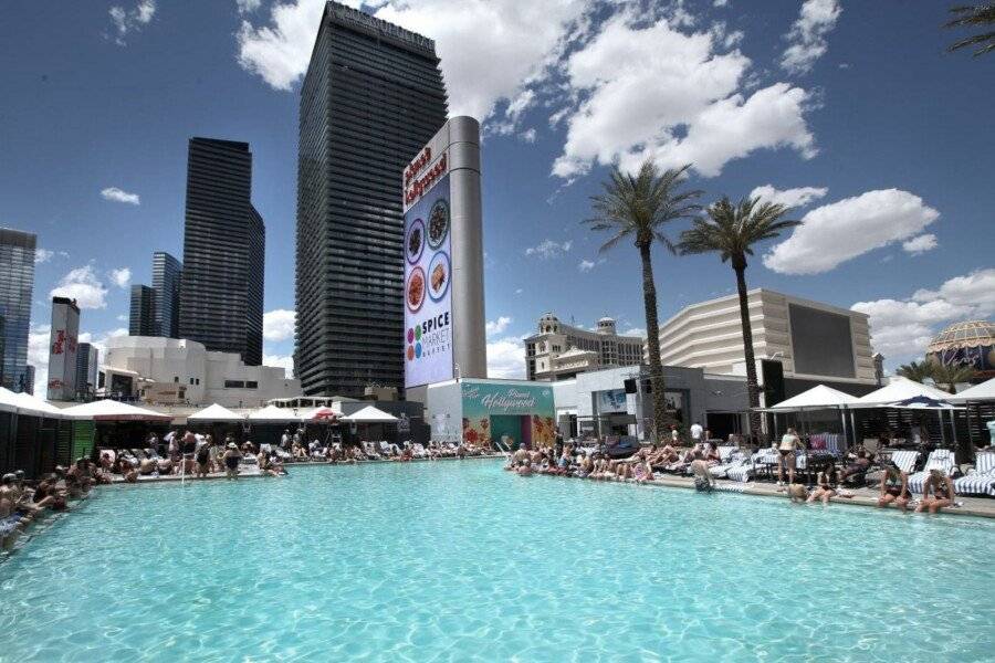 Planet Hollywood Resort & Casino outdoor pool,bar