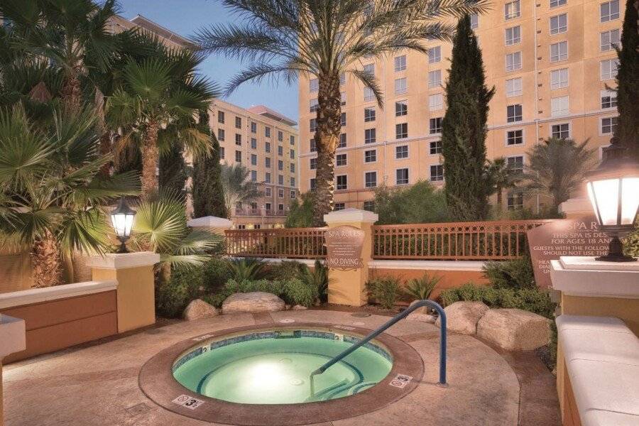 Club Wyndham Grand Desert jacuzzi,garden