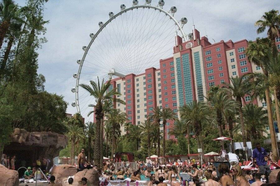 Flamingo Las Vegas Hotel & Casino pool,hotel facade