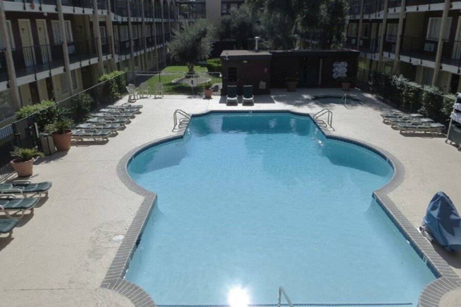 Mardi Gras Hotel & Casino outdoor pool