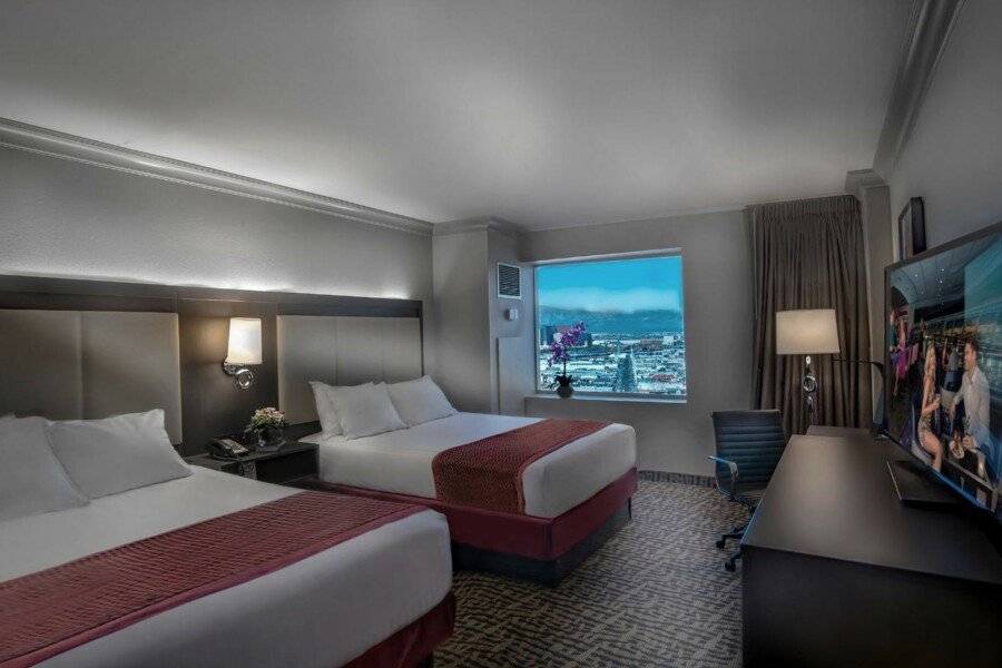 The STRAT Hotel, Casino & Tower hotel bedroom,ocean view