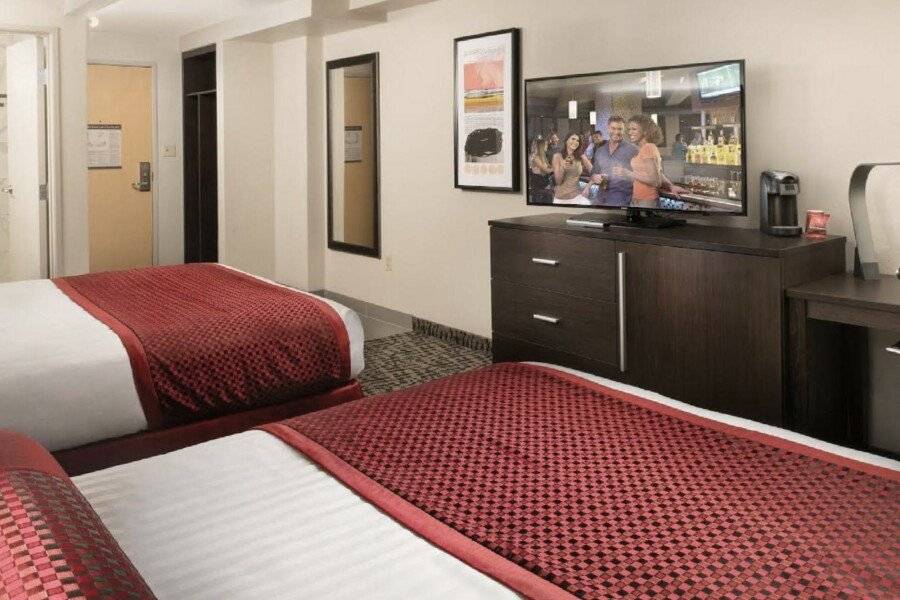 The STRAT Hotel, Casino & Tower hotel bedroom