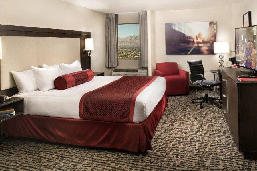 The STRAT Hotel, Casino & Tower hotel bedroom