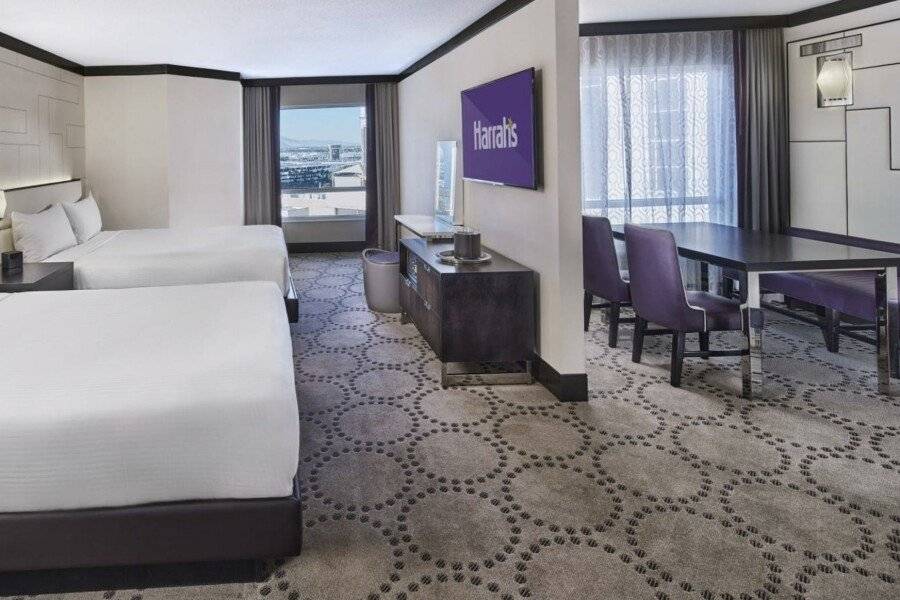 Harrah's Hotel & Casino hotel bedroom