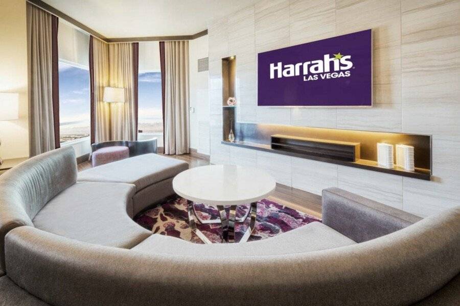 Harrah's Hotel & Casino hotel bedroom