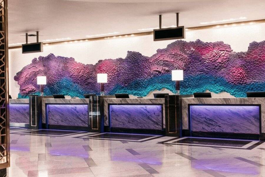 Harrah's Hotel & Casino lobby,front desk