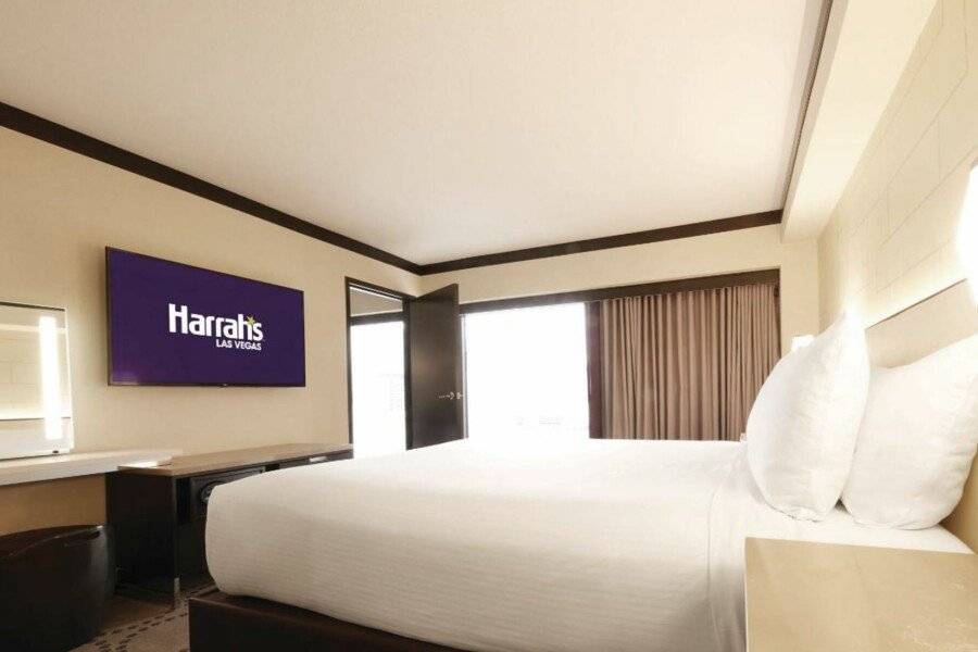 Harrah's Hotel & Casino hotel bedroom